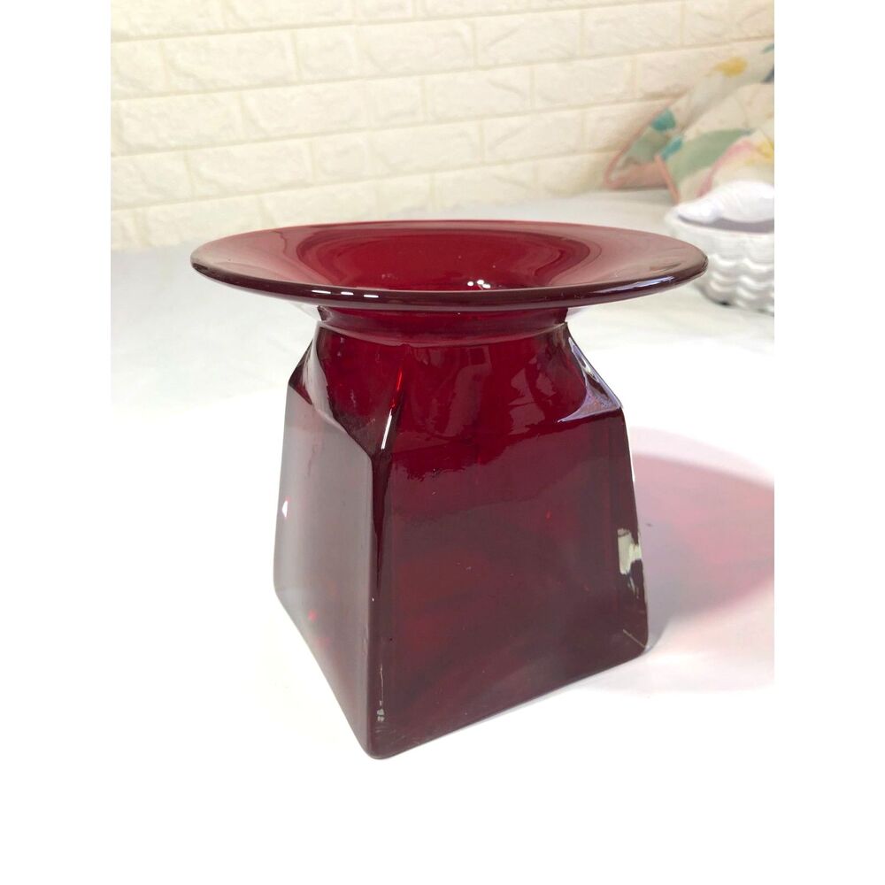 Vtg Krosno Poland Amaryllis Red Art Glass Vase Heavy Square Base Flared Rim 5.5"